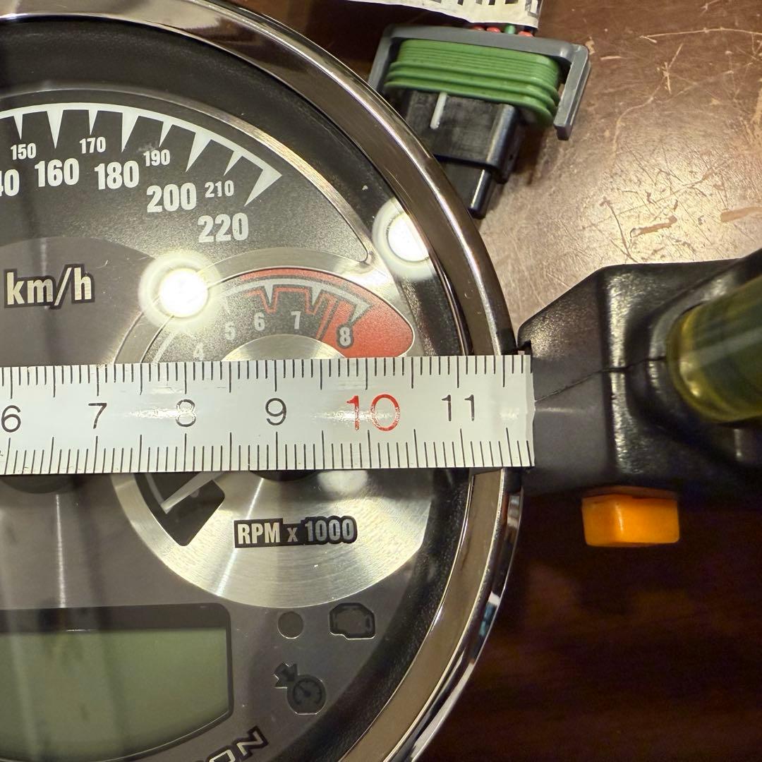 送料込み！美品！ハーレー　スピードメーター　74775−11