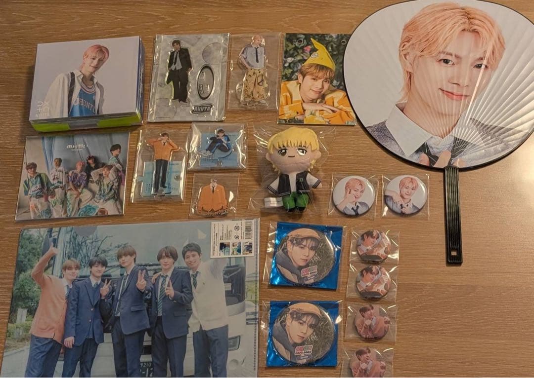 DXTEEN福田歩汰　アクスタ、うちわ等グッズ