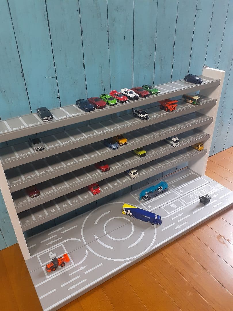 K高さ45センチ　自作トミカ収納棚110台ロングトミカ7台ロータリー