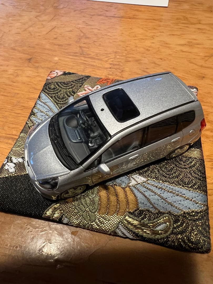 ミニカーホンダ初代フィットGD1(2001)