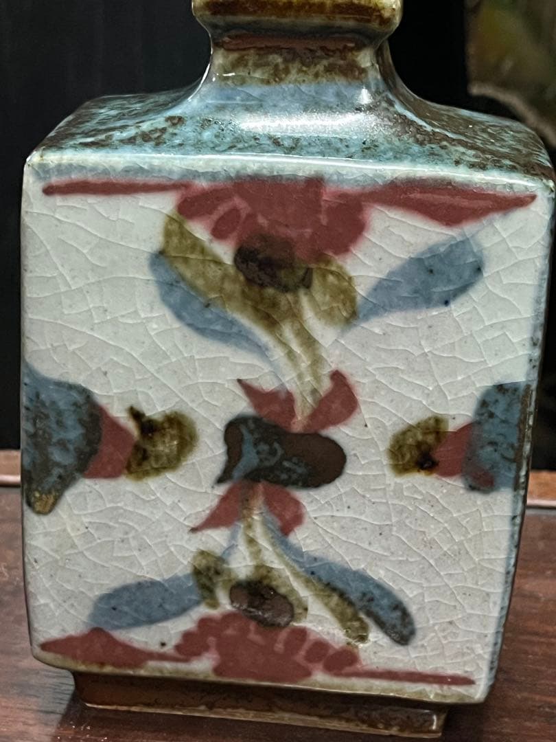 河合武一　花瓶　花模様の陶器瓶 木箱付き