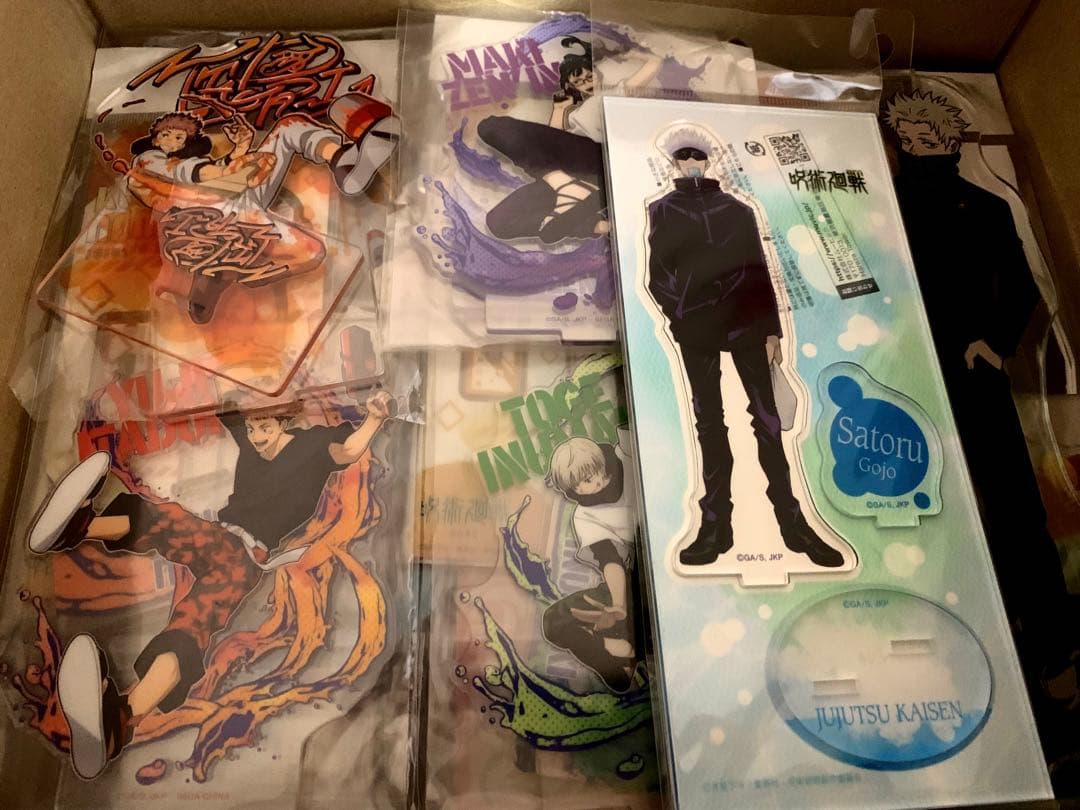 呪術廻戦　240個以上　大量まとめ売り　缶バッジ　アクスタなど