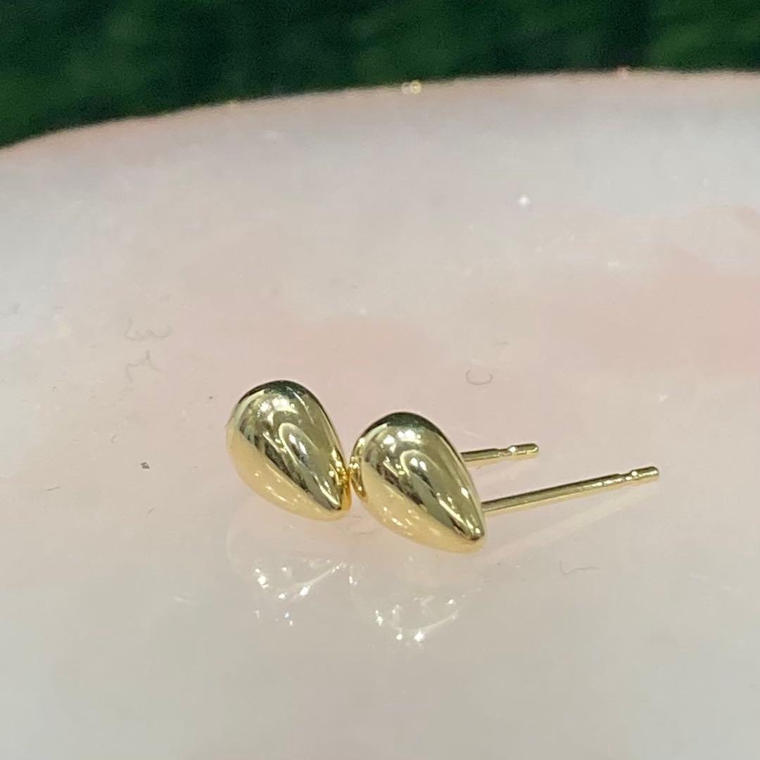 【新品未使用】K18 しずく型　地金ピアス