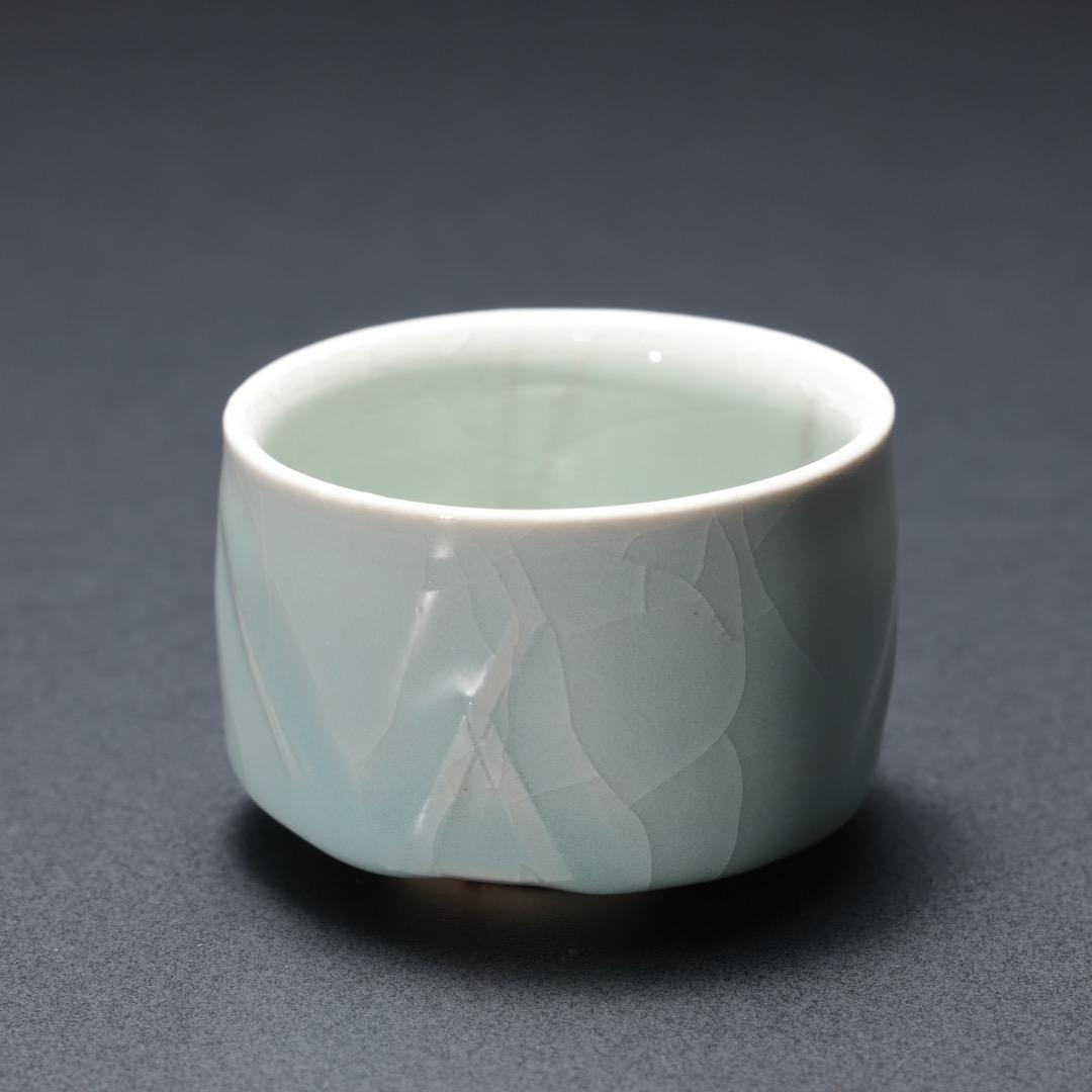 【ぐい呑・盃】 青磁ぐい呑み 加藤幸兵衞作　美品　共箱 R1186ダU