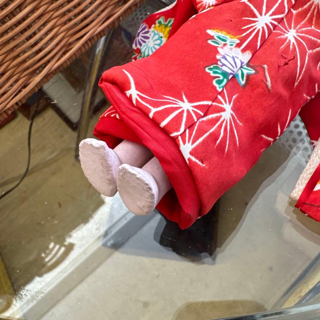 髪がのびる？　市松人形 赤い着物 陶器製