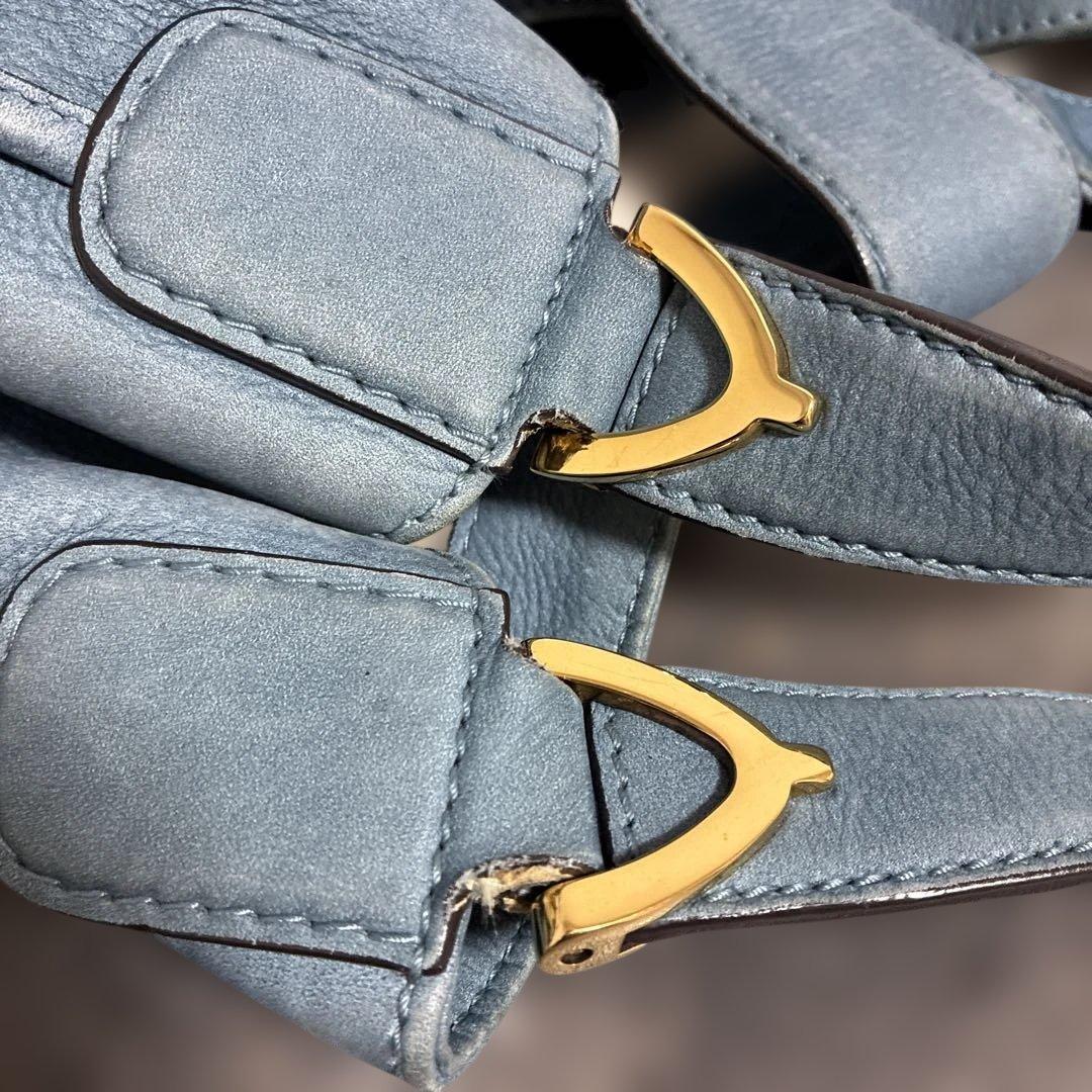 GUCCI レザー ソフトスティラップ A4収納可能