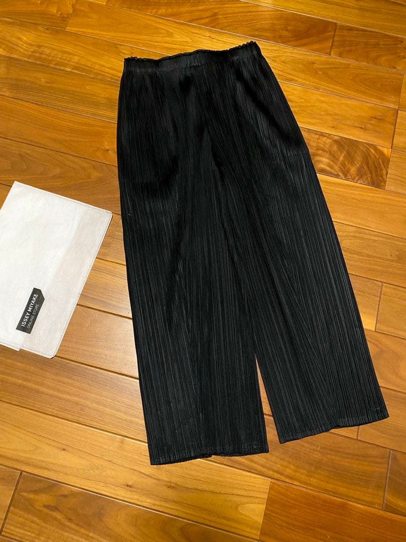 PLEATS PLEASE ブラック プリーツパンツ