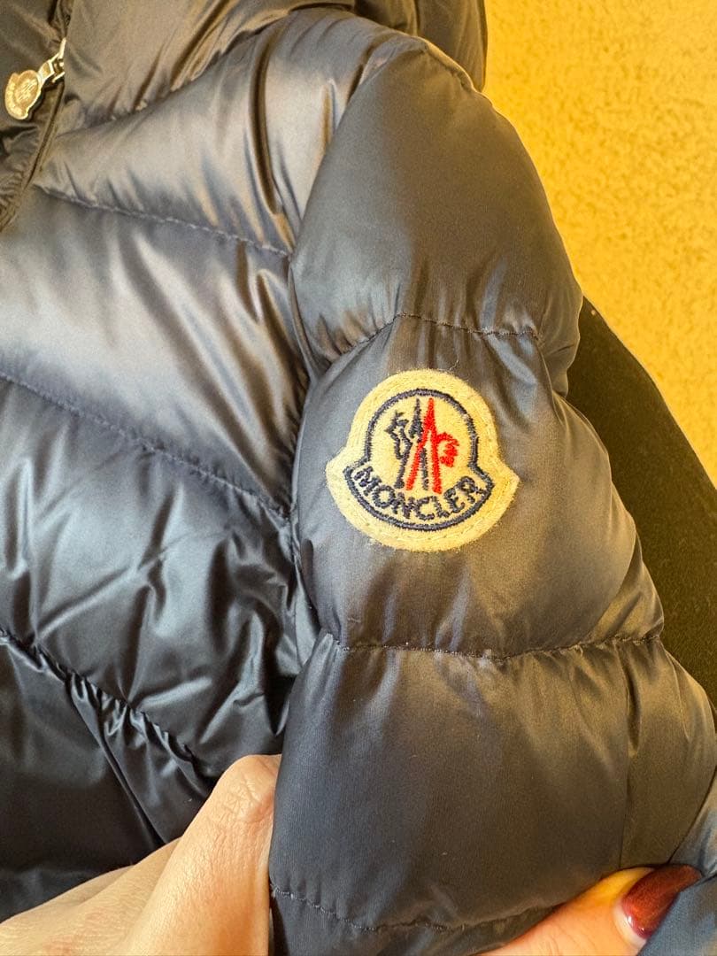 MONCLER ネイビーダウンコート フリル付き