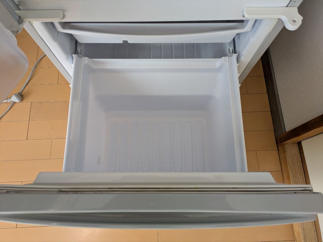 【送料込】どっちもドア SHARP 2016 137L SJ-D14B-S