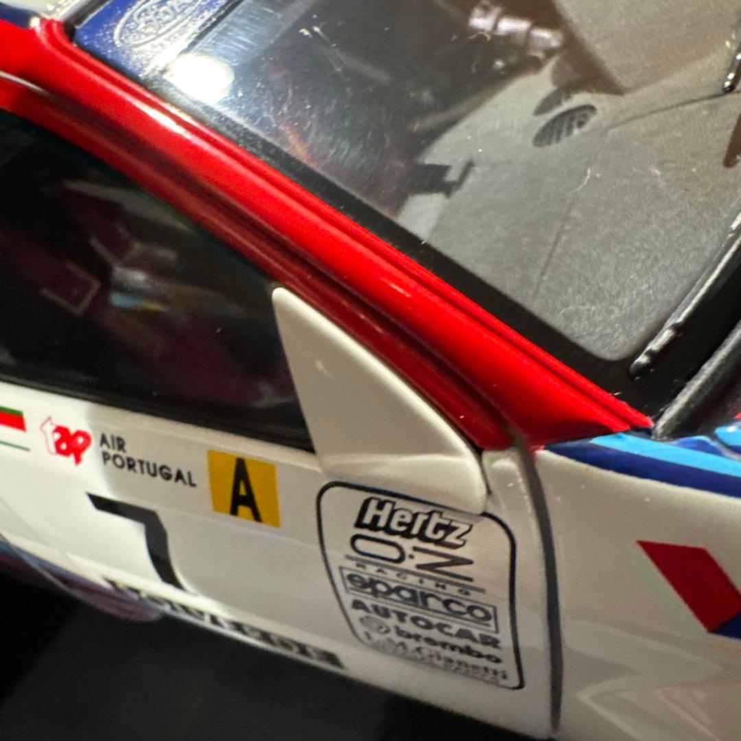 AUTOart Ford 1/18 スケールモデル