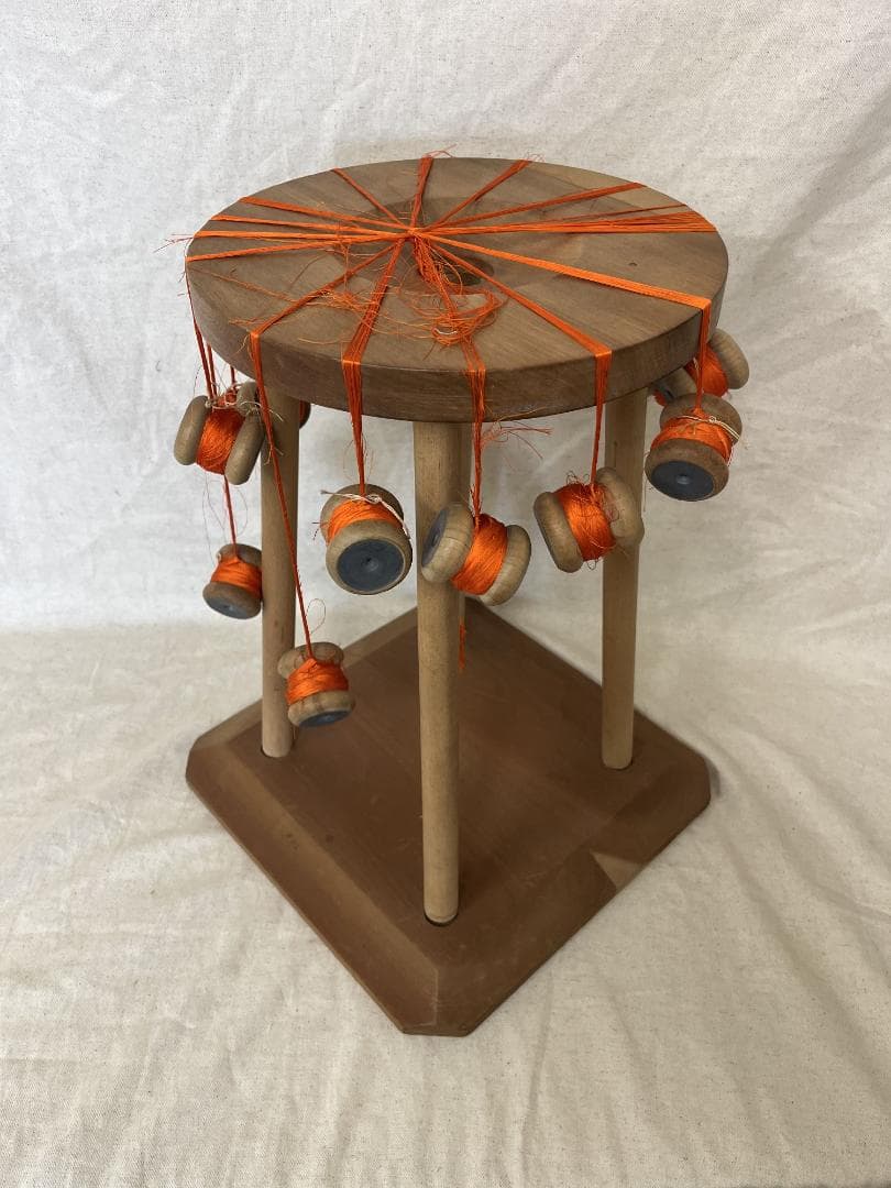 中古現状！【組紐台】 丸台 高さ約４０センチ 重り玉多数