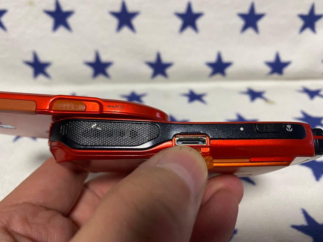 SO505iS オレンジ 回転式 携帯電話