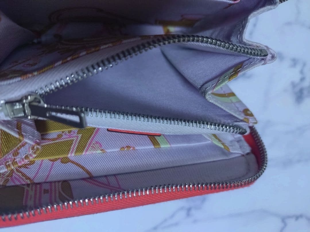 HERMES　シルクインコンパクト