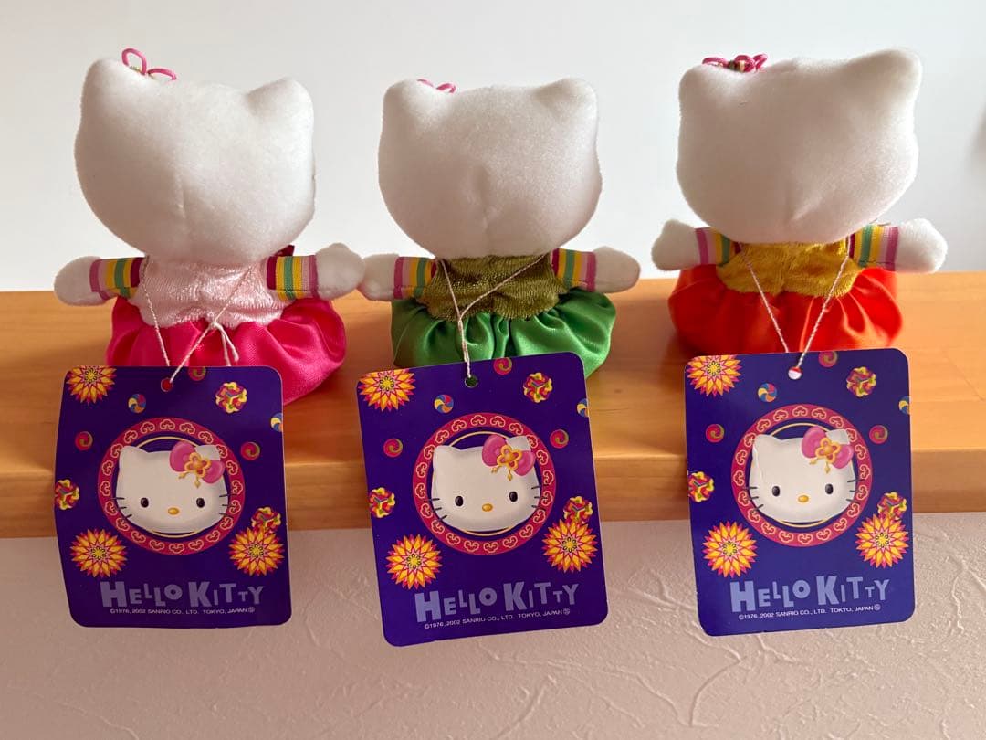 ハローキティ　韓国　チマチョゴリ　ぬいぐるみ　マスコット　サンリオ