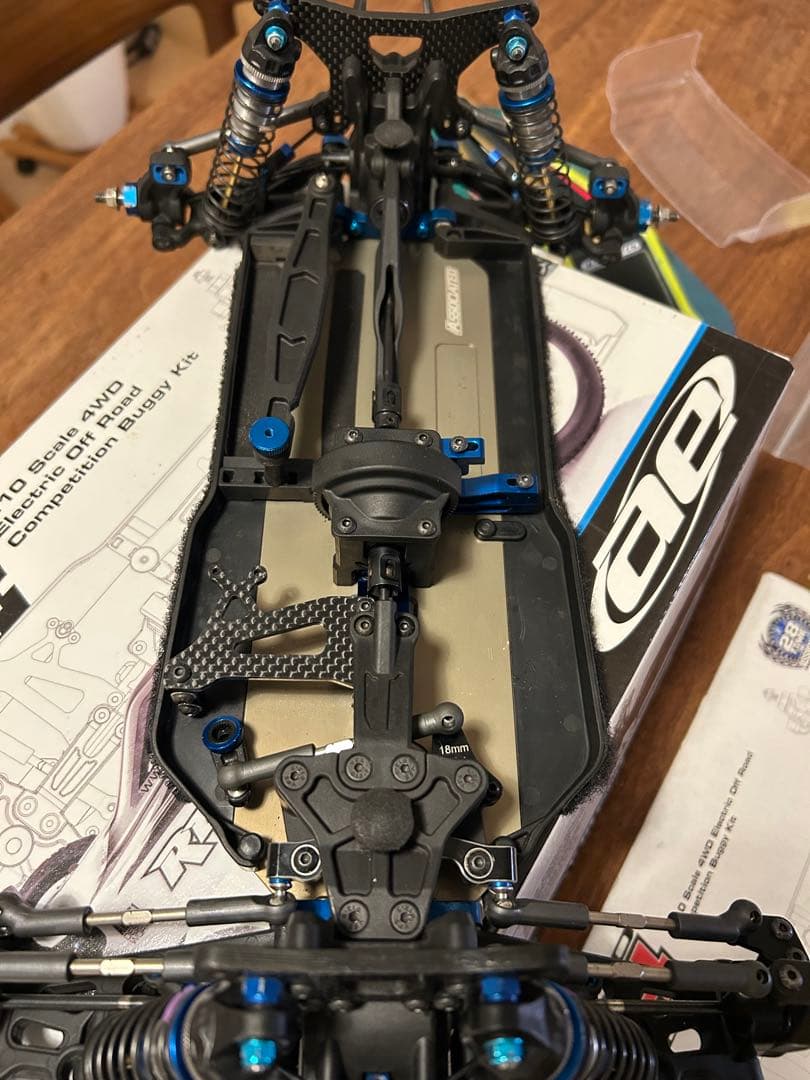 Associated B64 4WD バギー　アソシエイテッド　ラジコン