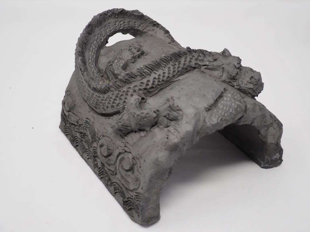 龍の瓦　ドラゴン　沖縄産　琉球　守り神　鬼瓦　縁起物　破邪