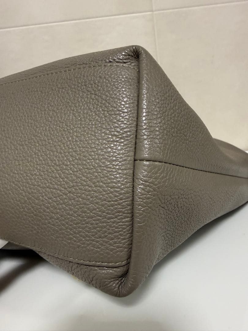 ジミーチュウ　トートバッグ