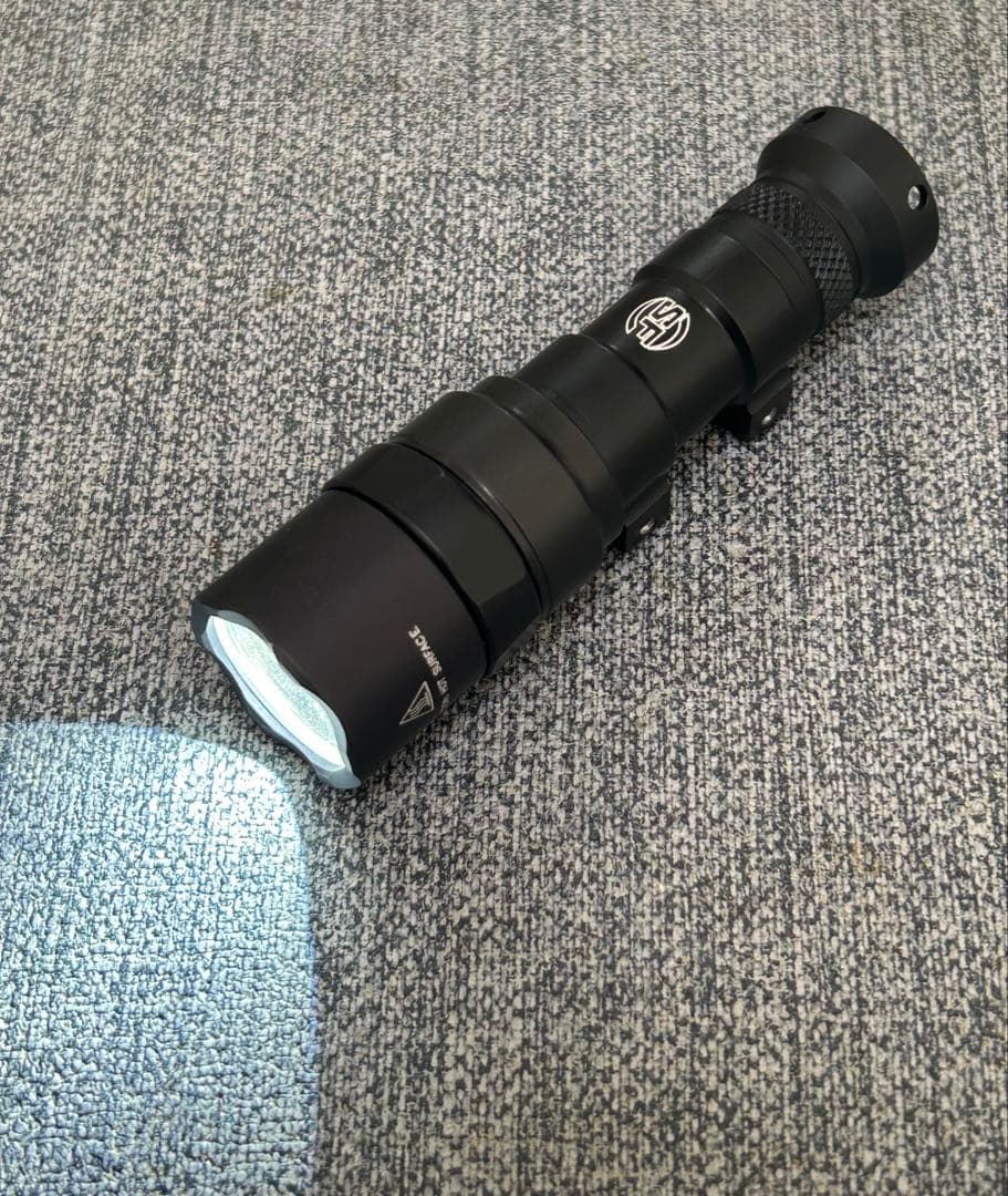 実物 SUREFIRE M300C スカウトライト 美品