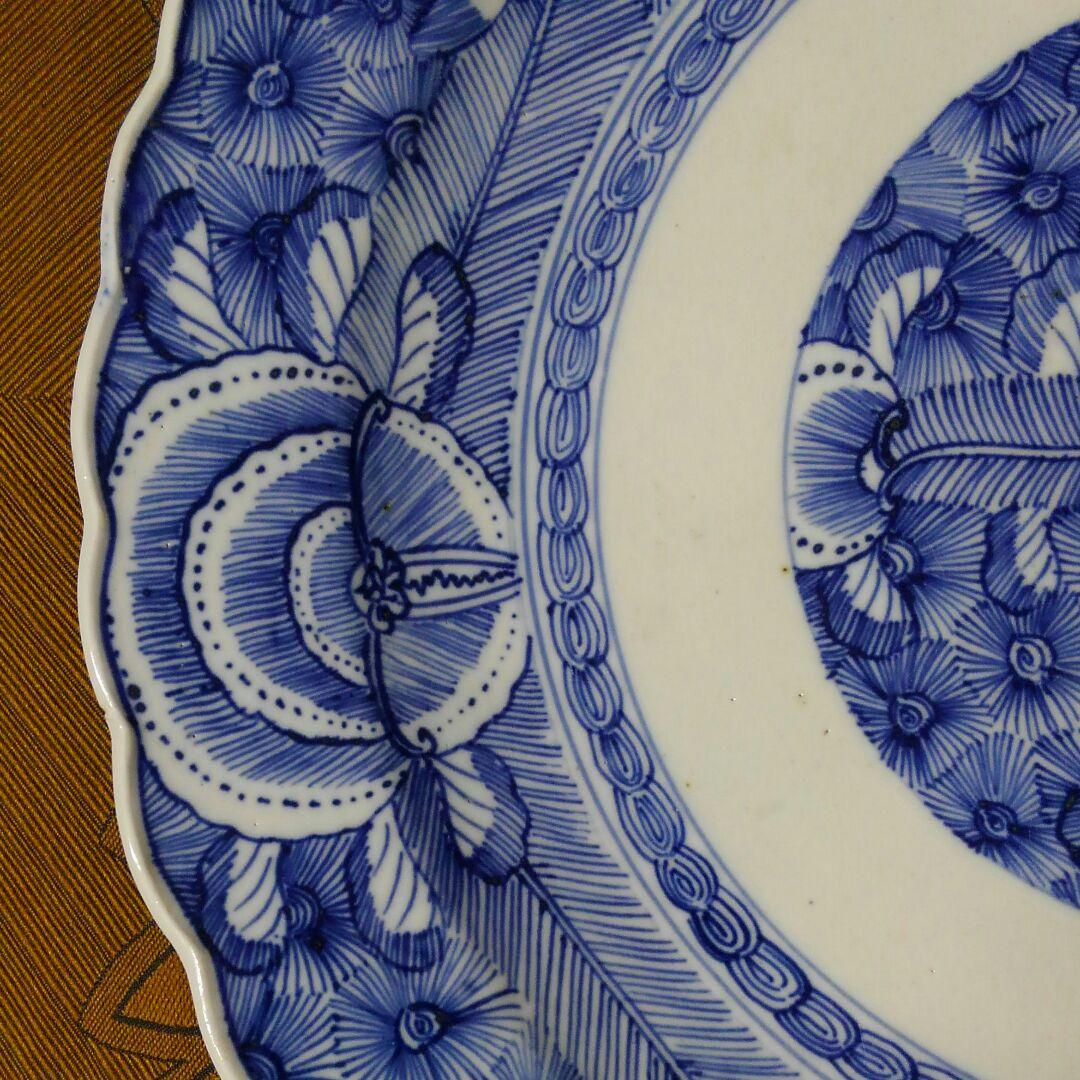 江戸期 古伊万里花弁紋蛸唐草紋大皿