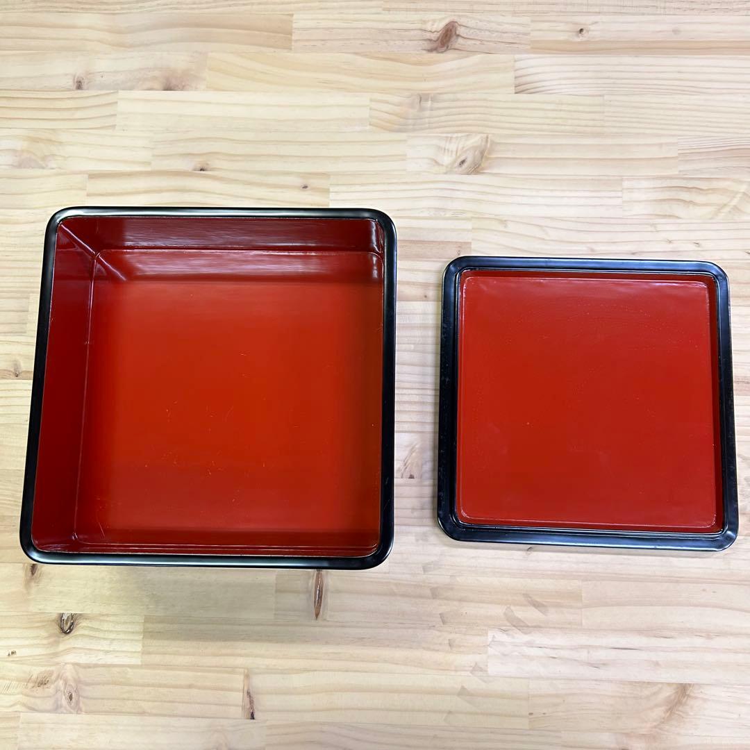 輪島塗り 木製 重箱 花柄 黒と金の配色