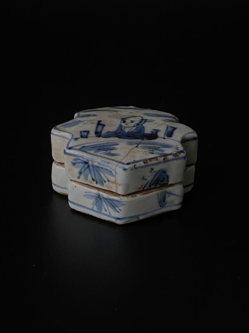 染付 松皮菱香合 型物