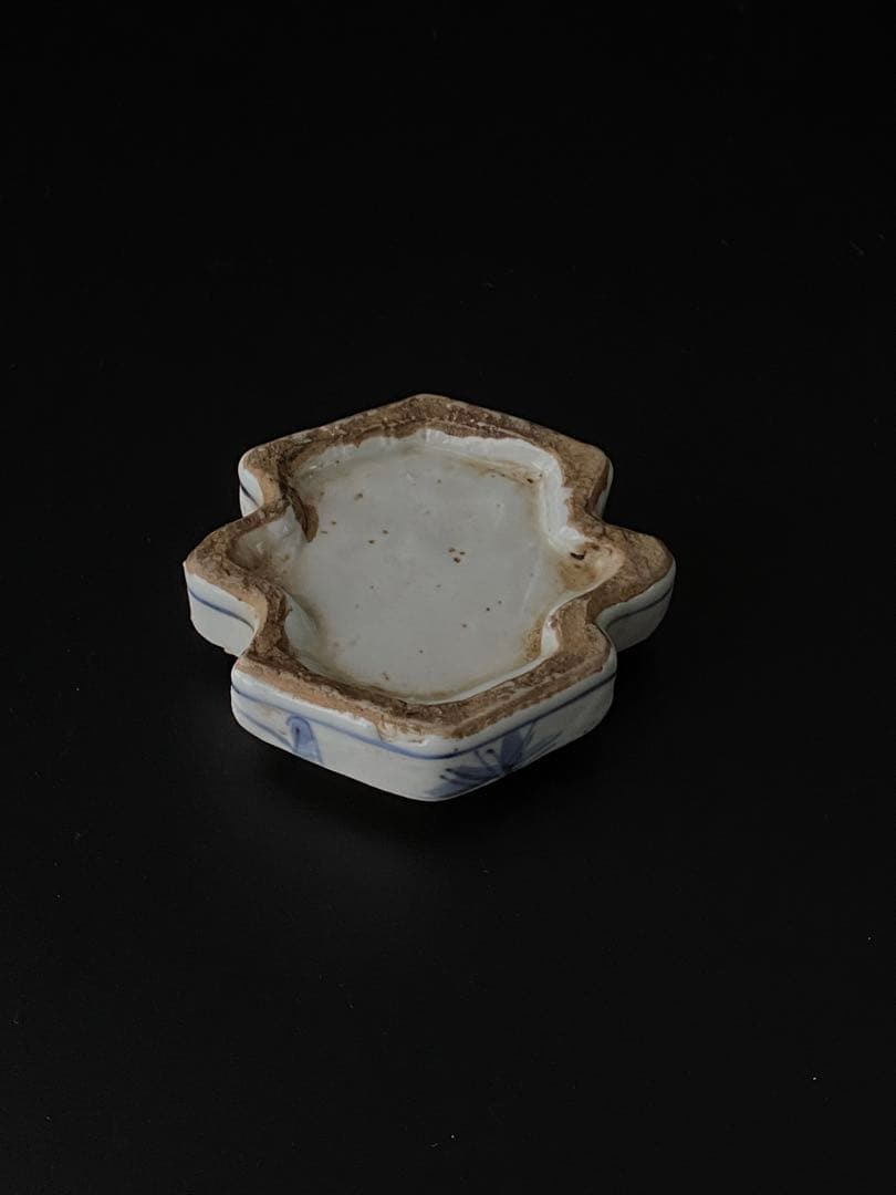 染付 松皮菱香合 型物