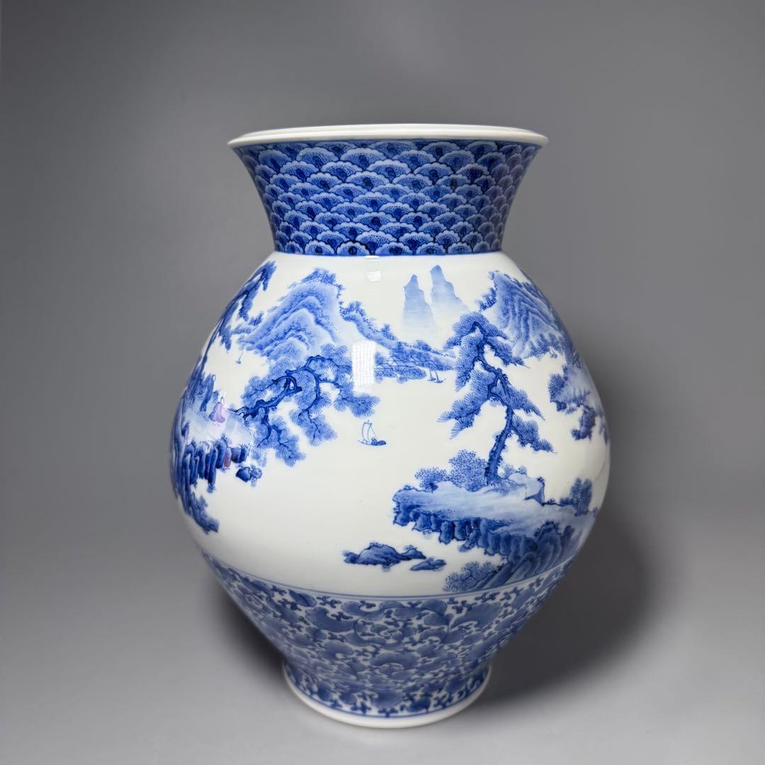 鍋島最高峰　市川光春 作　染付山水図花瓶　超絶細密技巧　鍋島藩御用窯　銘入　家紋