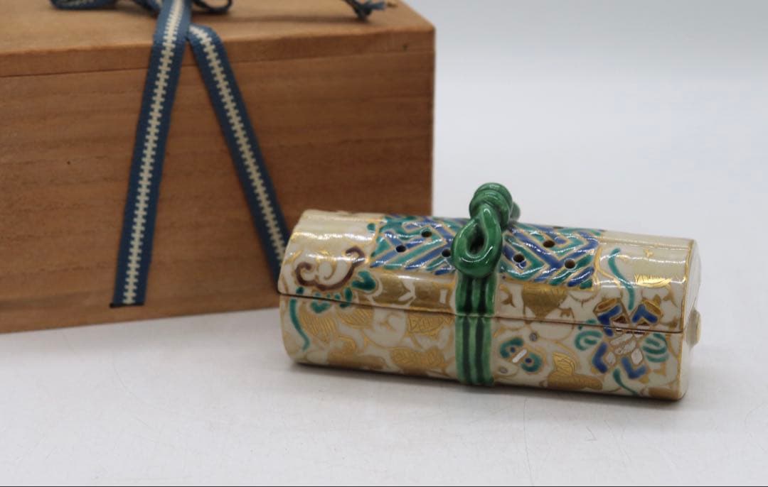 京焼の名工 野々村仁清 清右衛門 作　金彩色絵 宝尽図 巻物形 香炉0508