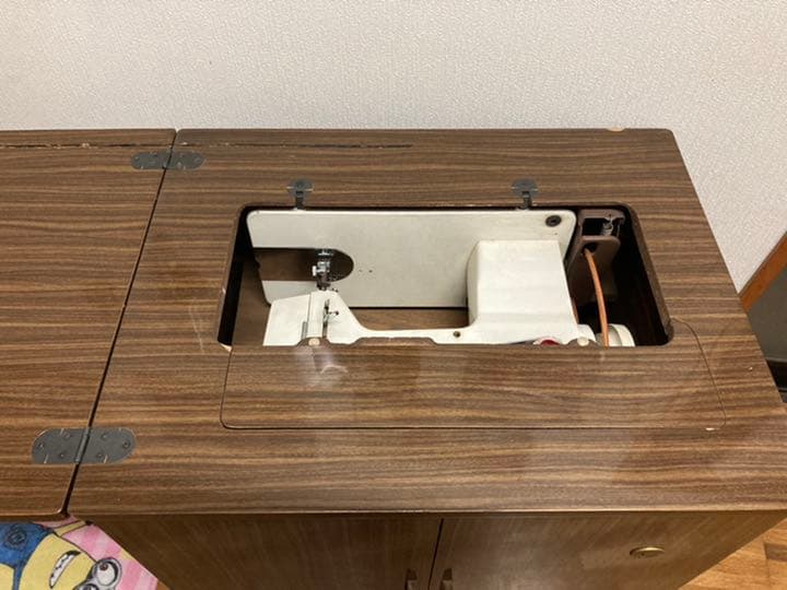 足踏み式　ミシン