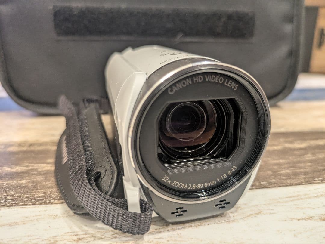 【超美品】 キャノン Canon iVIS HFR700 ビデオカメラ