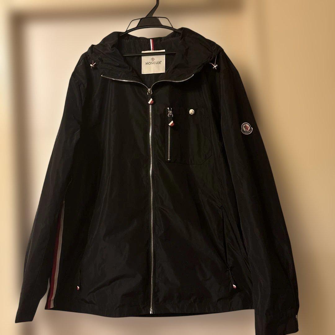 MONCLER ナイロンパーカーブラック　 ほぼ未使用