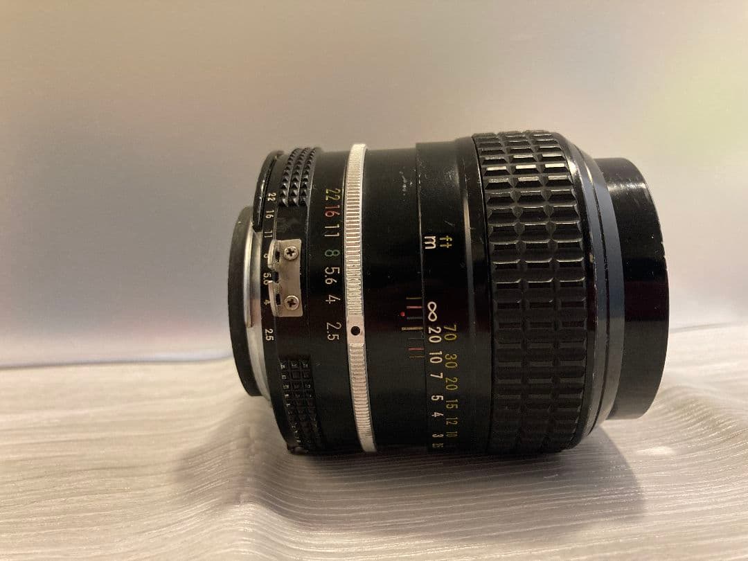 AI NIKKOR 105mm F2.5 単焦点レンズ