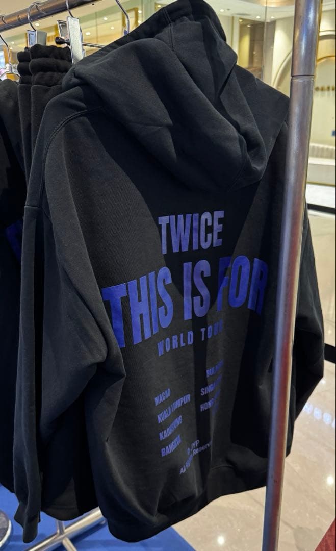 TWICE THIS IS FOR WORLD TOUR ジップ パーカー S