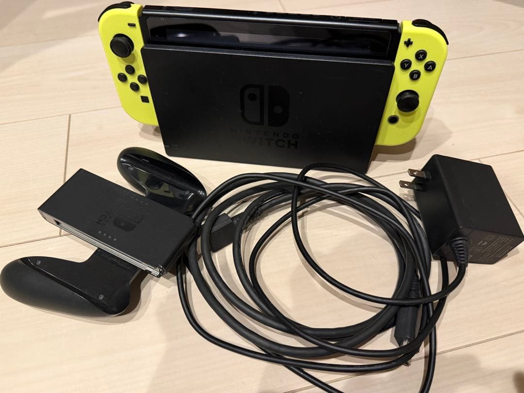 Nintendo Switch 本体 イエロー　プロコンおまけ