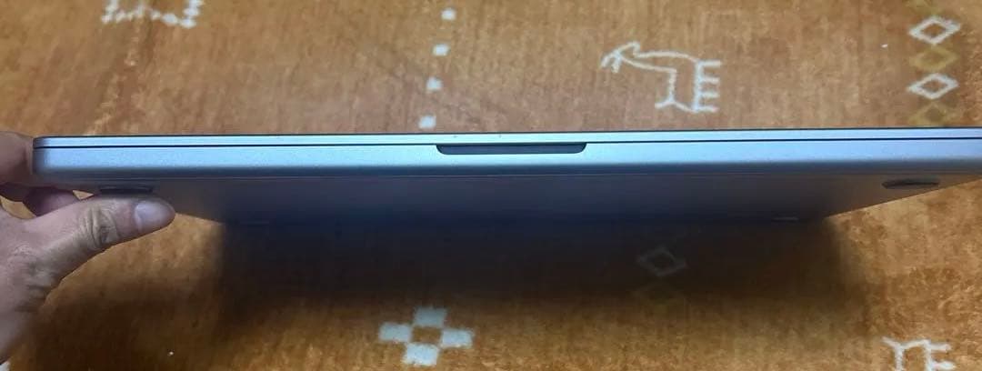 極美MacBookPro 16インチ M1 32/500GB 16コア充放電2回