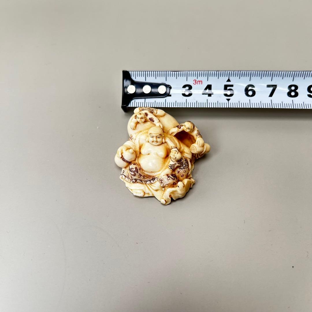 釈迦と子供たちの彫刻極上　根付　天然素材アンティーク骨董飾り物古美術置物細密細工