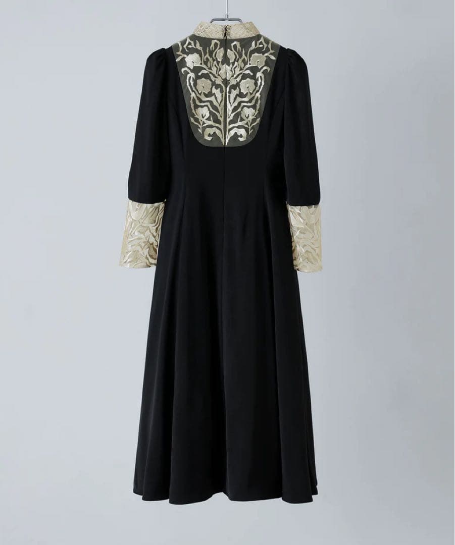 美品✨etoll バック刺繍フレアドレス　パーティー　オケージョン　結婚式　M