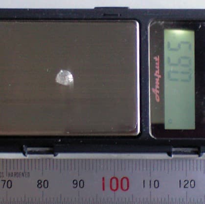 0.65ct　ホワイトシルバー　ダイヤモンド　原石　金剛光沢　鉱物標本