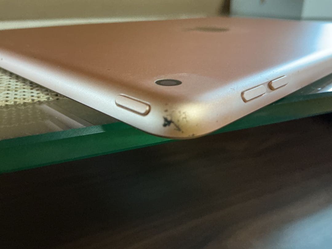 Apple iPad 第7世代　32GB 外箱、保護フィルム、ケース付き