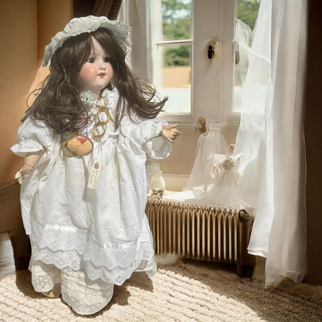 アンティーク ビスクドールアーモンド マルセル ホワイトドレス ボネ カメオ