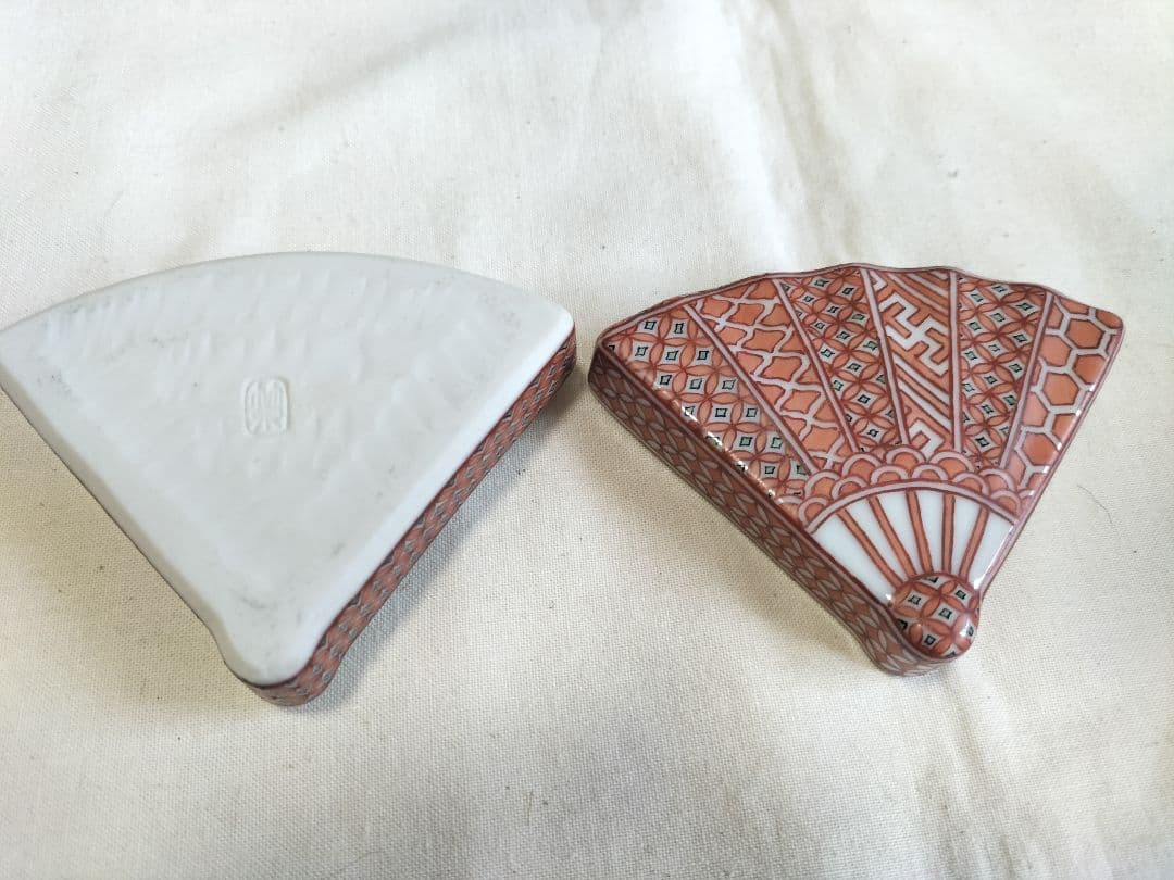 三浦竹泉作 香合 赤絵開扇