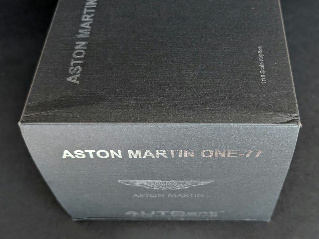オートアート 1/18 ASTON MARTIN ONE-77 ブラックパール