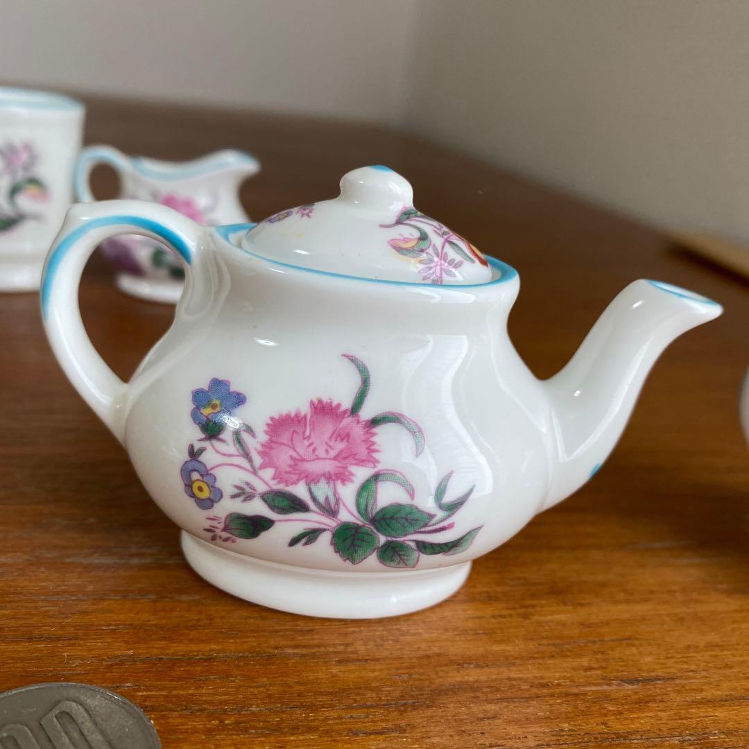 コールポート カーネーション　フラワー　ミニチュア　ティーセット