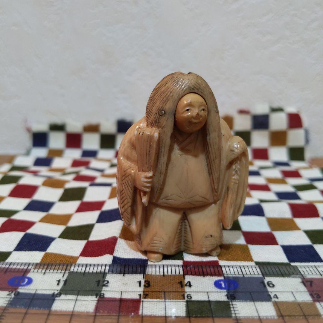 時代提げ物 面変絡繰根付 在銘 天然素材 高5.2cm幅3.9cm重30ｇ緻密彫