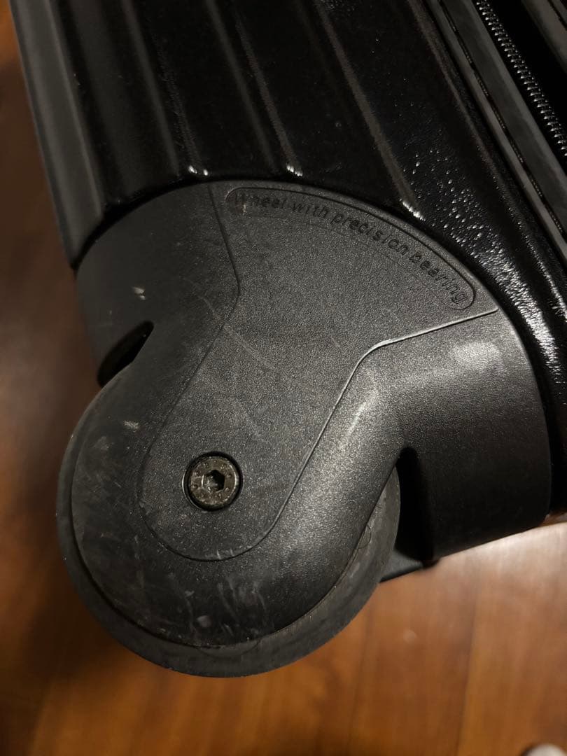 RIMOWA リモワ サルサ 機内持ち込み 35L前後 ブラック黒2輪