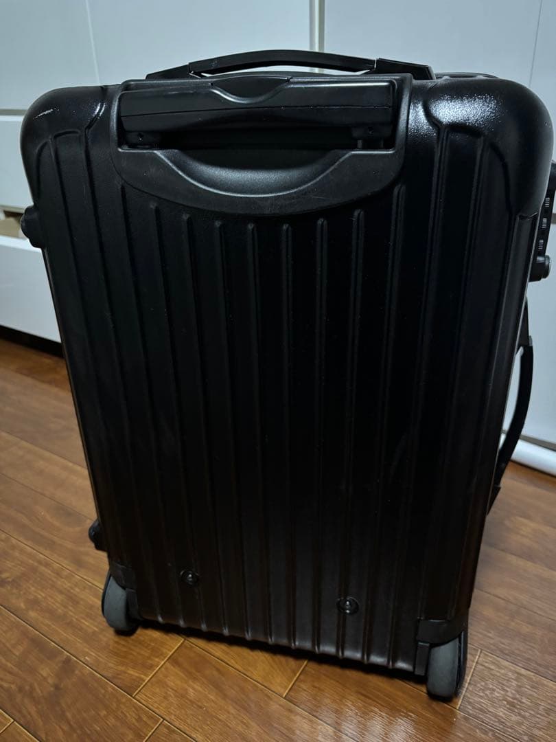 RIMOWA リモワ サルサ 機内持ち込み 35L前後 ブラック黒2輪