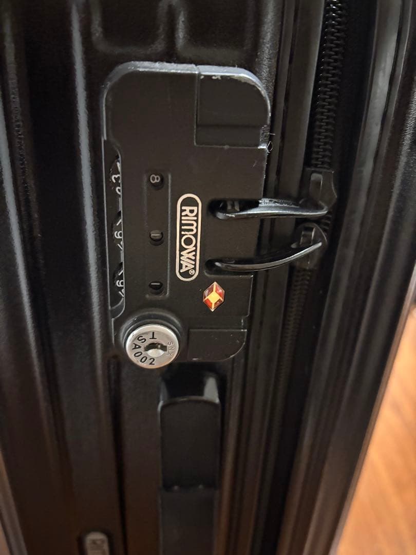RIMOWA リモワ サルサ 機内持ち込み 35L前後 ブラック黒2輪