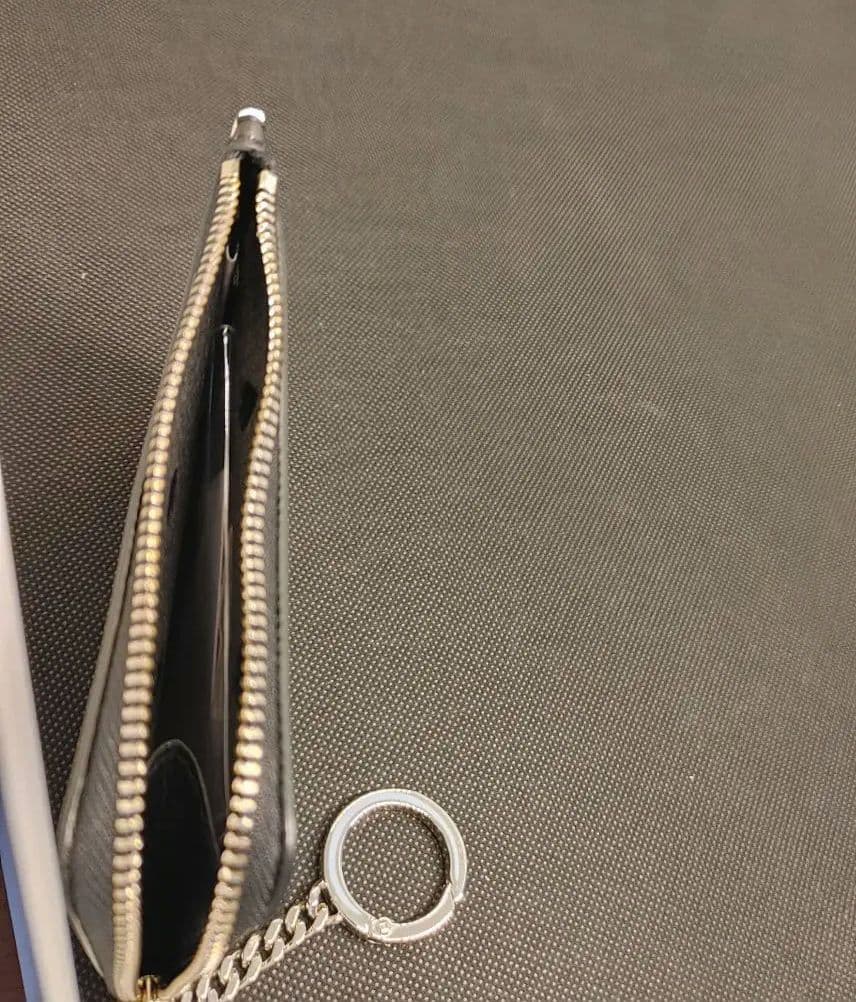 【新品】kate spade　ケイトスペード　ケース　ラウンドファスナー