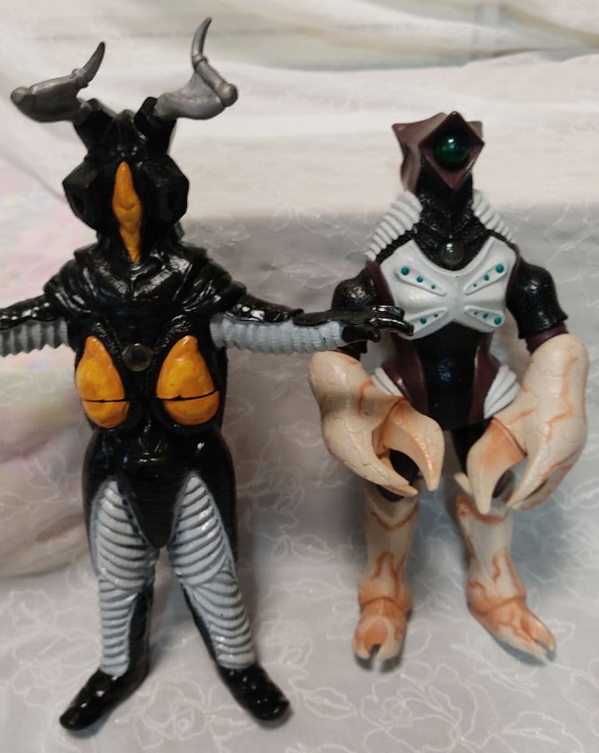 ウルトラマン　フィギュア　サウンドバトラー　16体セット