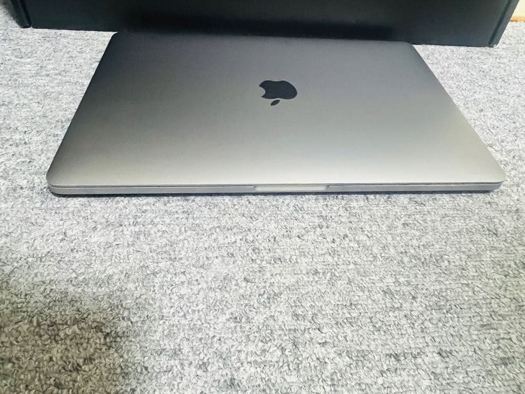 MacBook本体 Macbook Pro M2 2022 8gb 512gb
